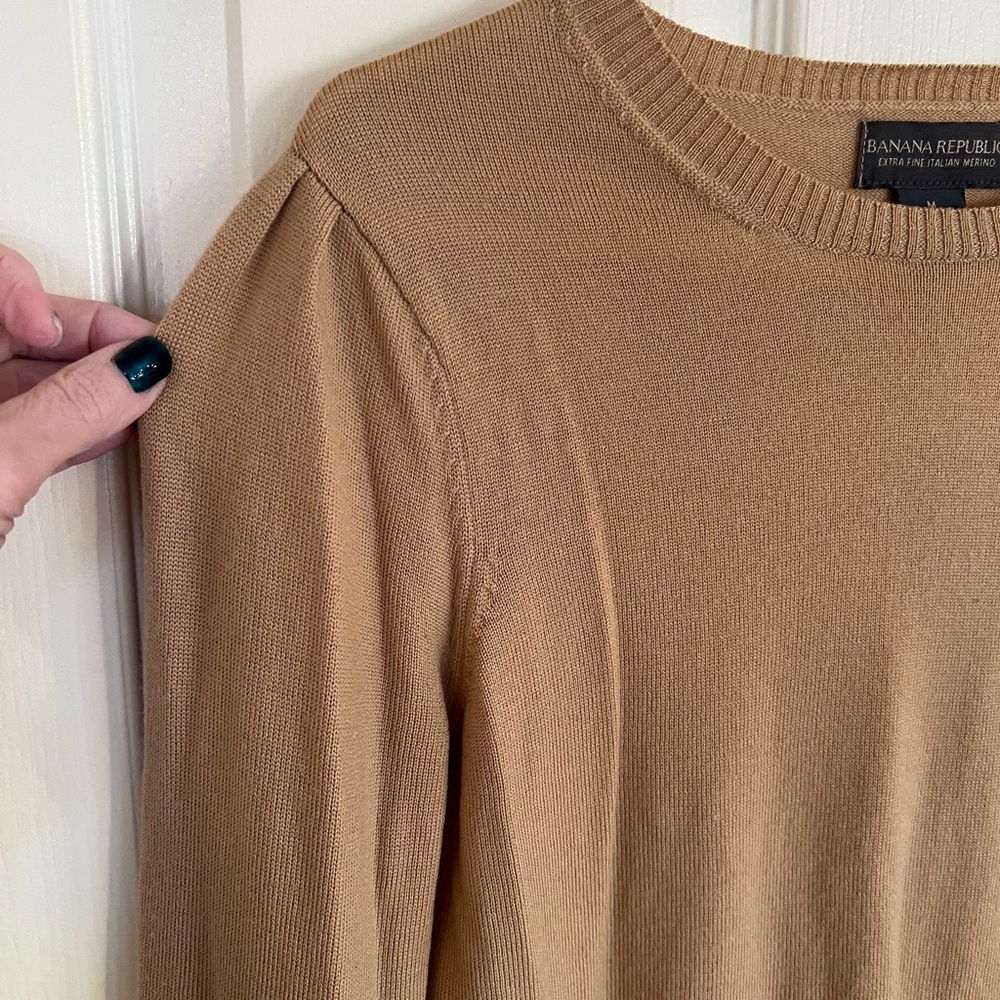 Banana Republic Camel Crew Neck Sweater Merino Wool - Picture 9 of 9